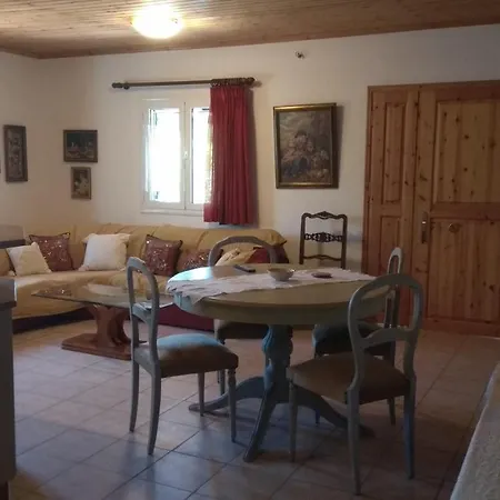 Mallios Floka Close To Ancient Olympia Holiday home *