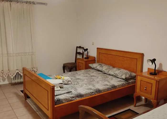 Mallios Floka Close To Ancient Olympia * Flokas